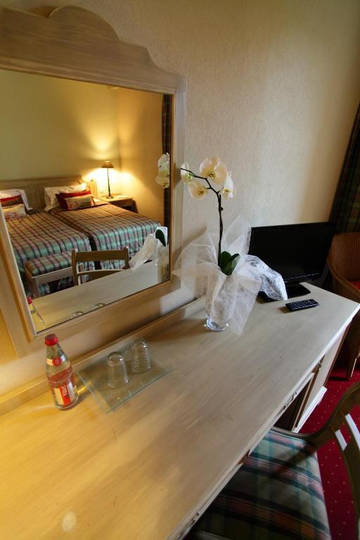 Hotel Le Domaine De Mombreux à Lumbres Chambre photo